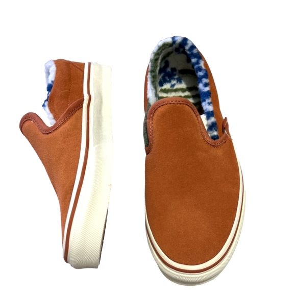 NWOT Unisex Vans Classic Slip-on Canvas Sneakers - Picture 4 of 12